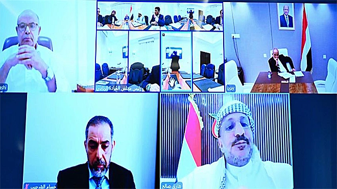 أعضاء مجلس القيادة الرئاسي خلال الاتصال المرئي أعضاء مجلس القيادة الرئاسي خلال الاتصال المرئي